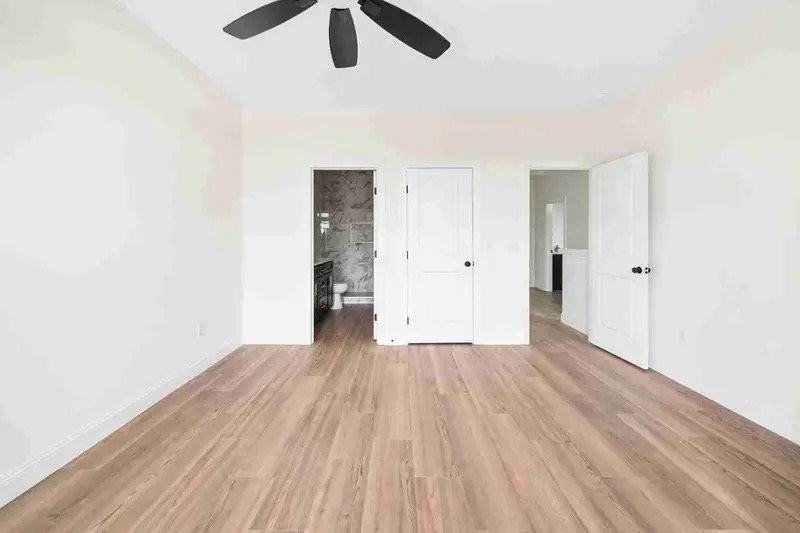 395 Church St N - Photo 5 of 7