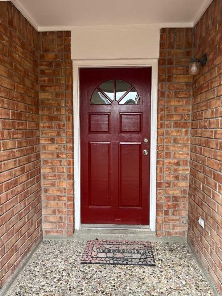 1802 Bobcat Ln - Photo 3 of 15