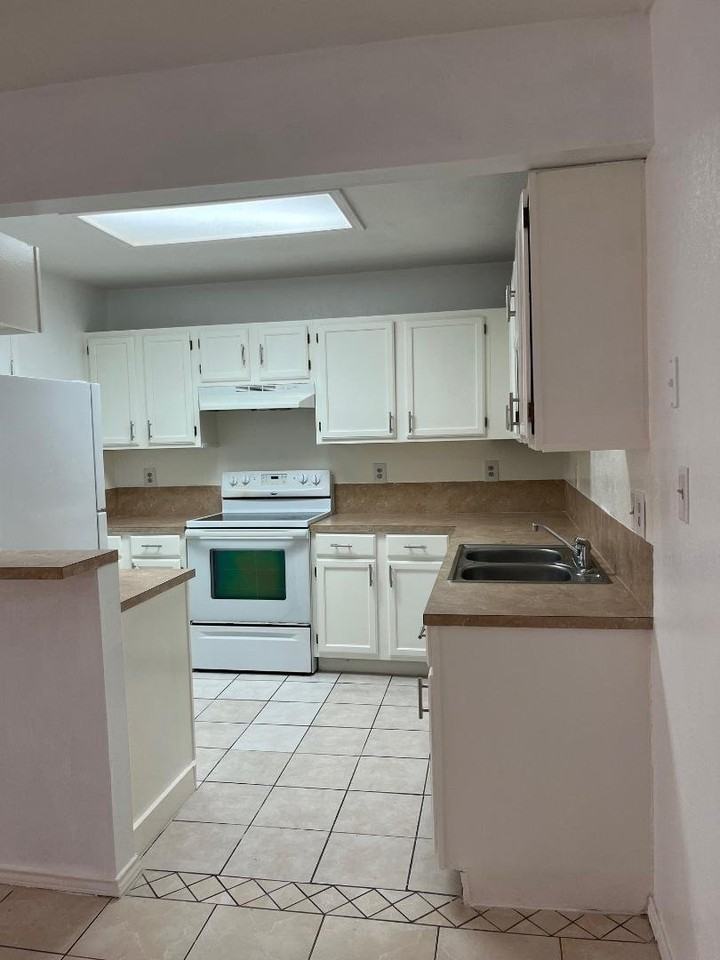 1802 Bobcat Ln - Photo 7 of 15