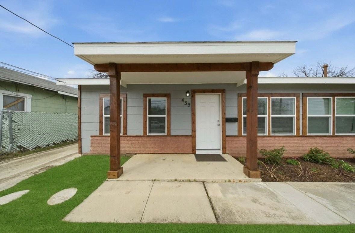 435 Avondale Ave #435 - Photo 2 of 15