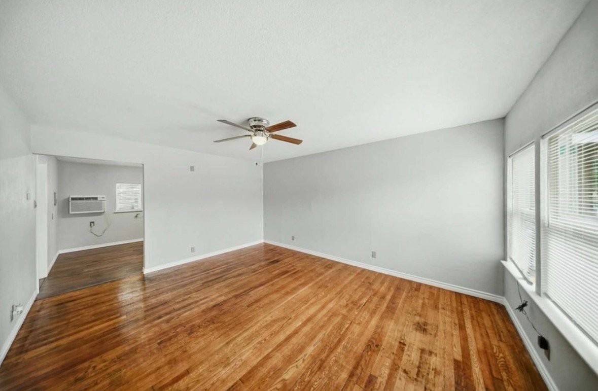 435 Avondale Ave #435 - Photo 3 of 15