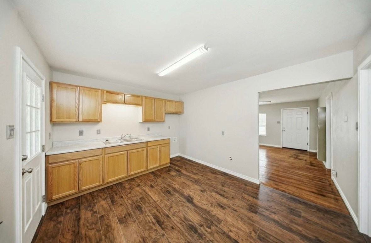 435 Avondale Ave #435 - Photo 4 of 15