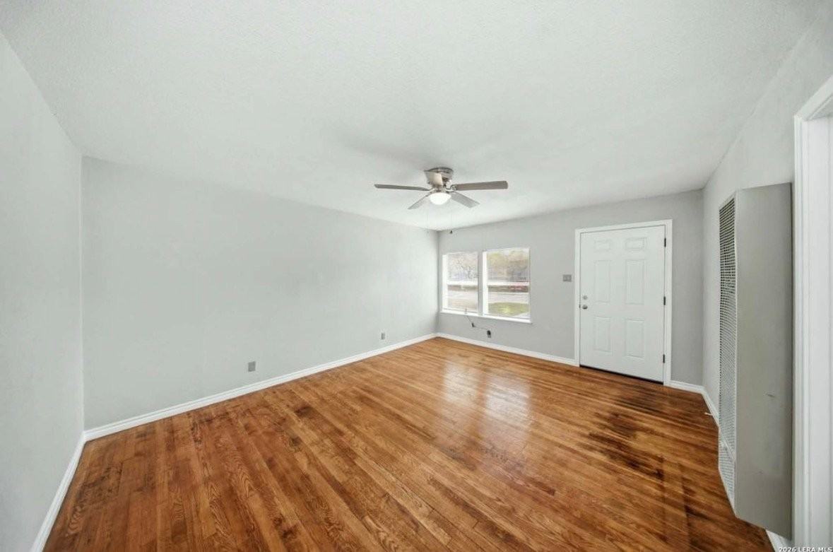 435 Avondale Ave #435 - Photo 6 of 15