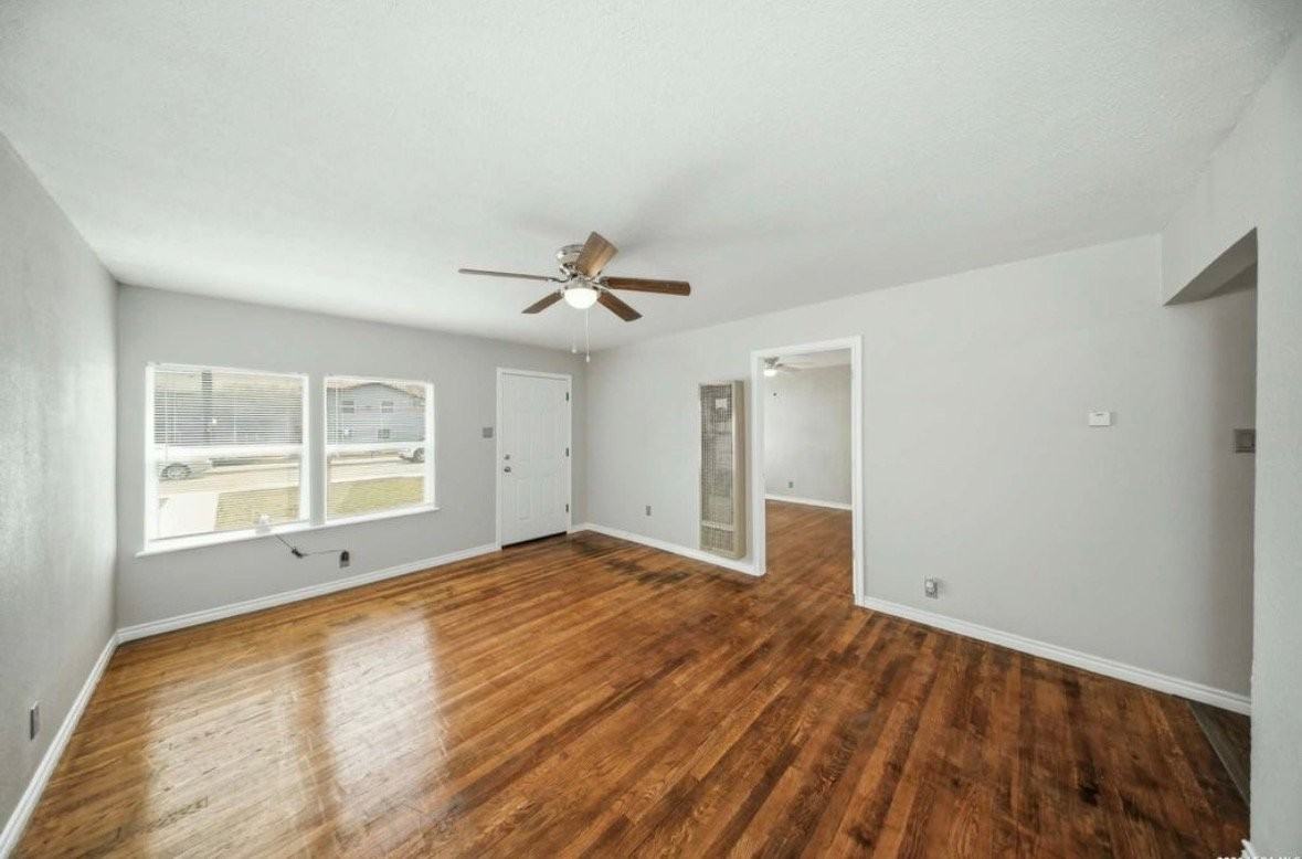 435 Avondale Ave #435 - Photo 7 of 15