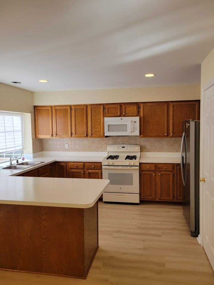 2681 Mcguffeys Ct #379 - Photo 2 of 14