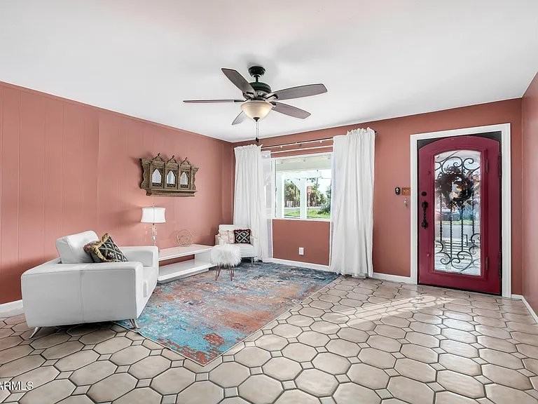 2302 W Berridge Ln - Photo 4 of 16