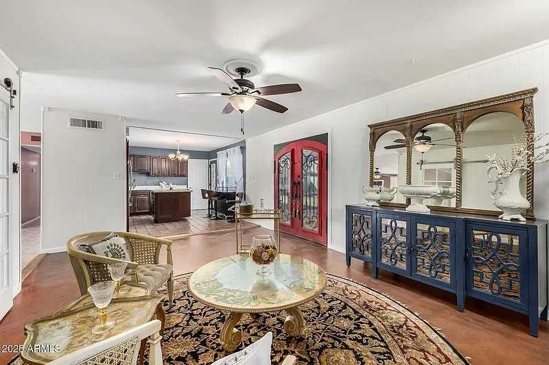 2302 W Berridge Ln - Photo 6 of 16