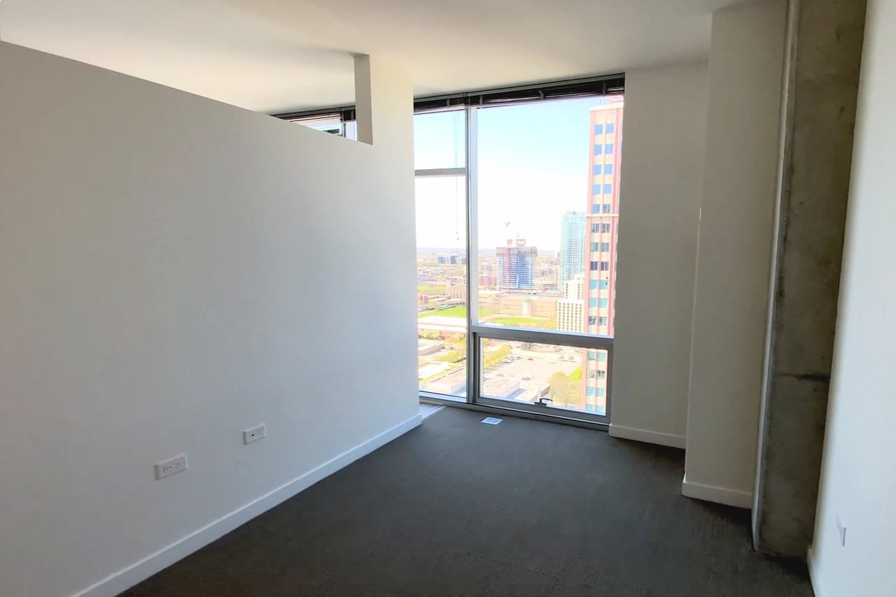 170 W Chicago Ave - Photo 3 of 20