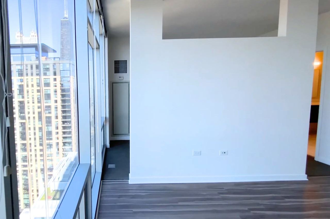 170 W Chicago Ave - Photo 7 of 20