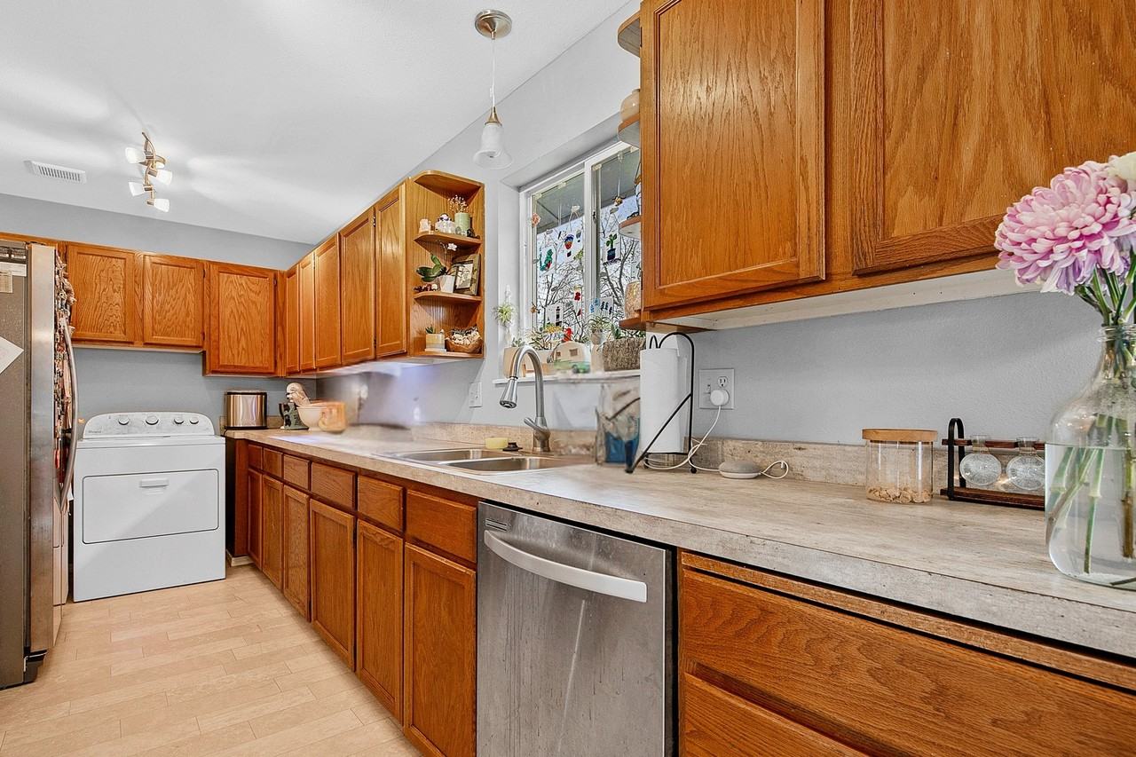 3925 W Garnet St #3925 - Photo 3 of 11