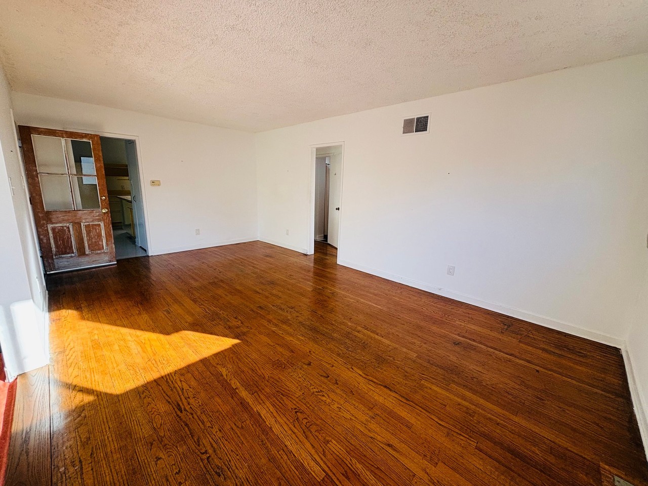 2228 Berkeley Ave #2STORY - Photo 4 of 21