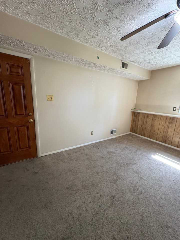 4564 Dundee Ave - Photo 4 of 8