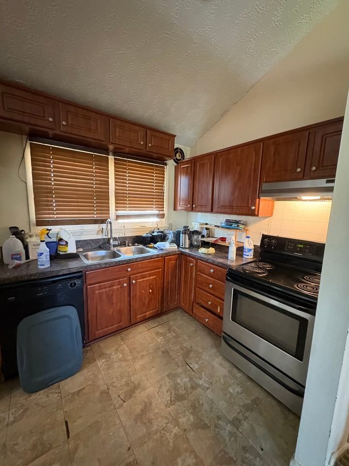 4564 Dundee Ave - Photo 6 of 8