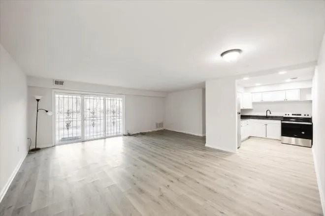 2310 Ewing Ave #101 - Photo 3 of 15