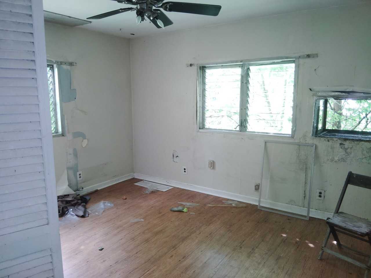 4521 Oakwood Ave - Photo 5 of 12