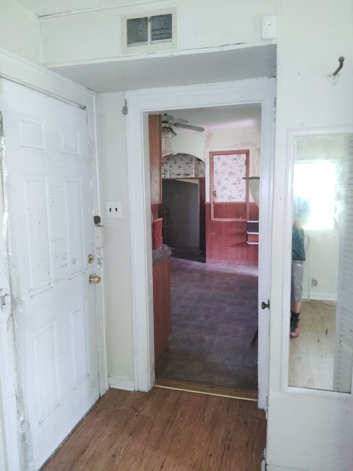 4521 Oakwood Ave - Photo 6 of 12