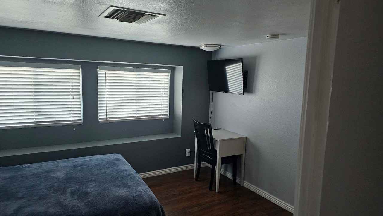 2923 E Marco Polo Rd - Photo 6 of 13