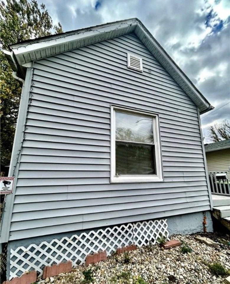 925 W Olive St - Photo 4 of 11