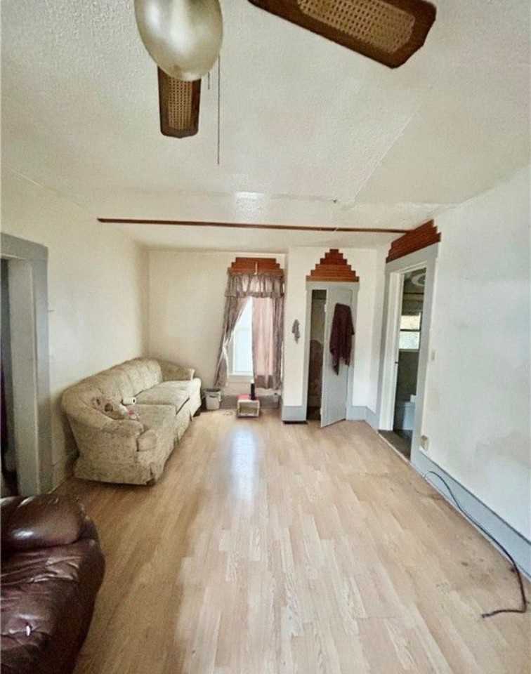 925 W Olive St - Photo 7 of 11