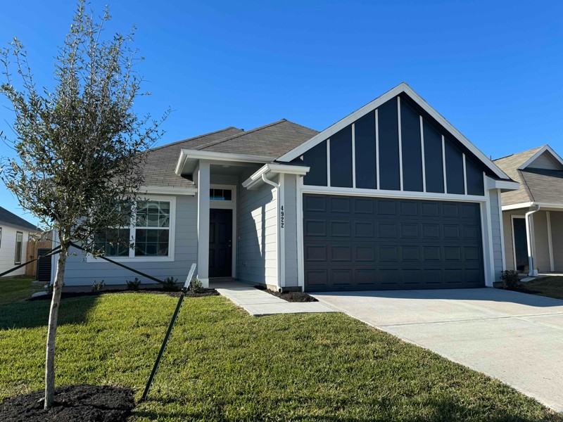 4922 Luke Mathew Dr - Photo 2 of 14