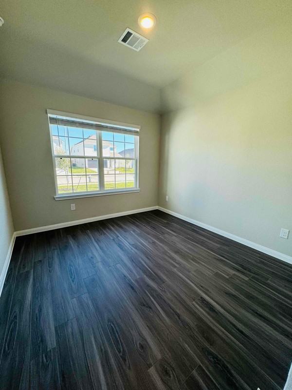 4922 Luke Mathew Dr - Photo 3 of 14