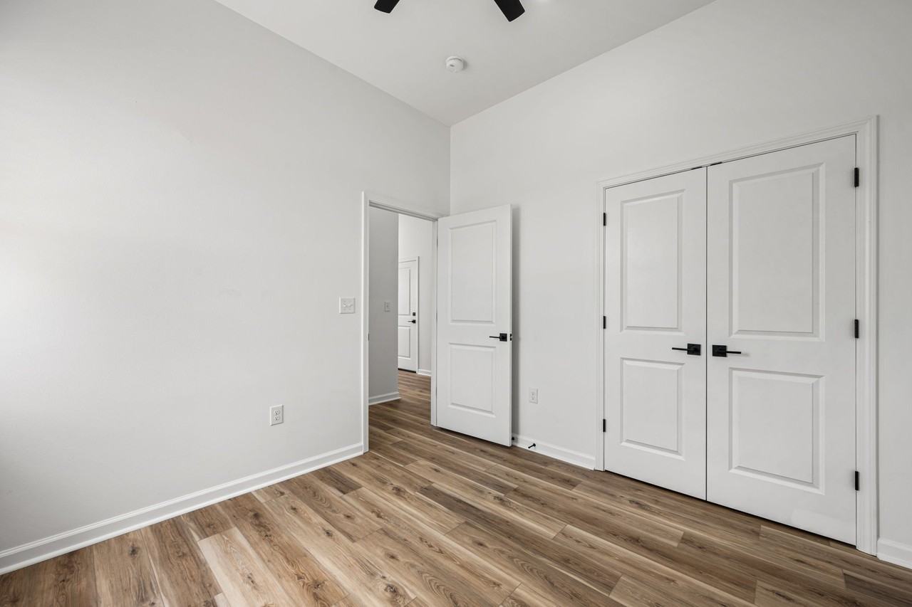 300 Indigo Ln - Photo 5 of 19