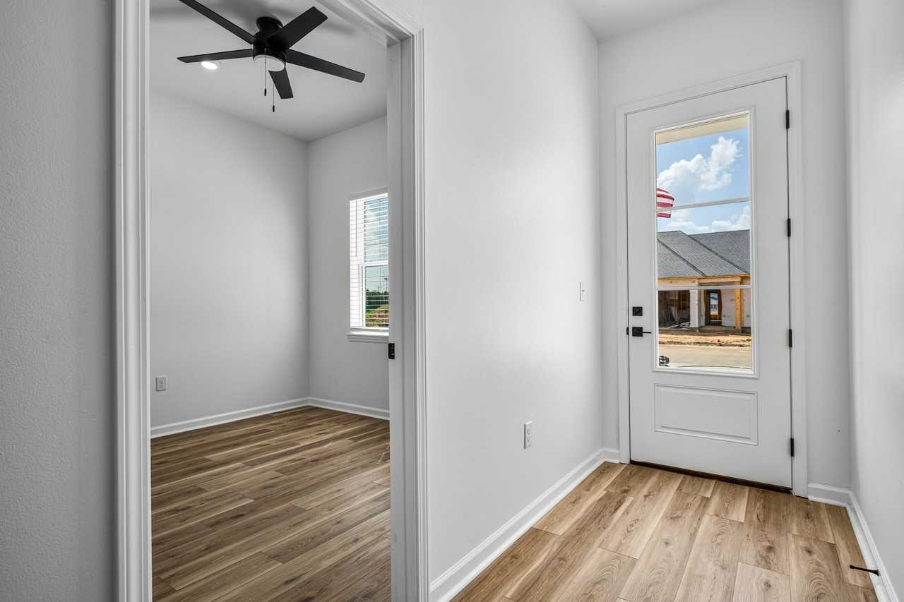 312 Indigo Ln - Photo 3 of 19