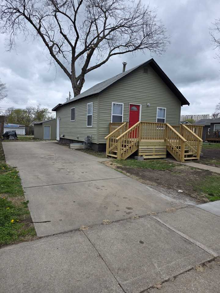 2025 N 31st St - Photo 2 of 20