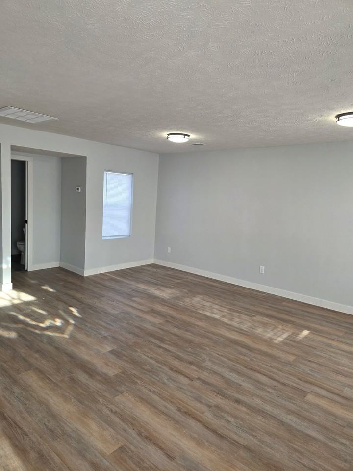 2025 N 31st St - Photo 4 of 20