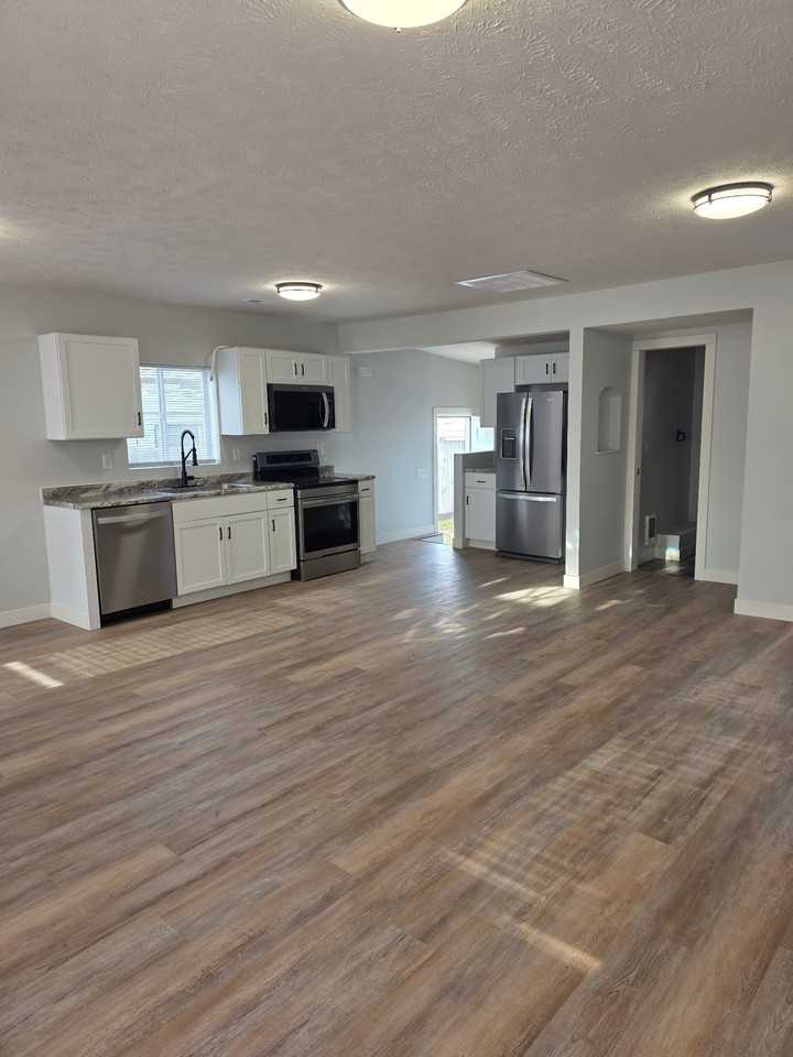 2025 N 31st St - Photo 5 of 20