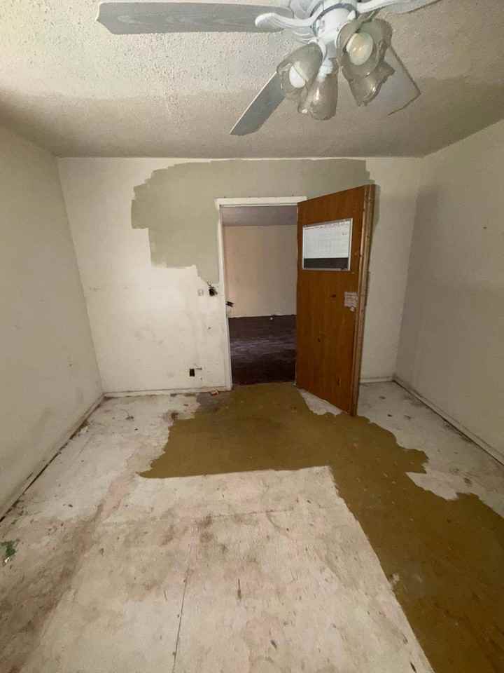 3024 Glenwood Ave - Photo 5 of 20