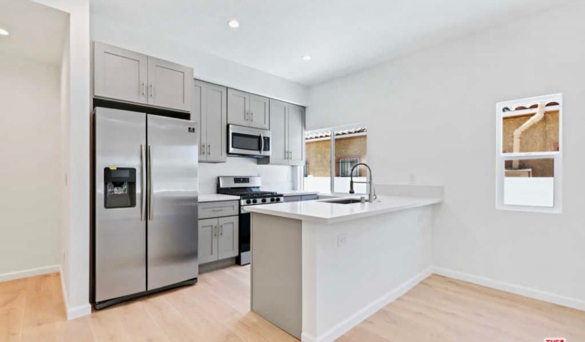 5234 W 20th St - Photo 5 of 18