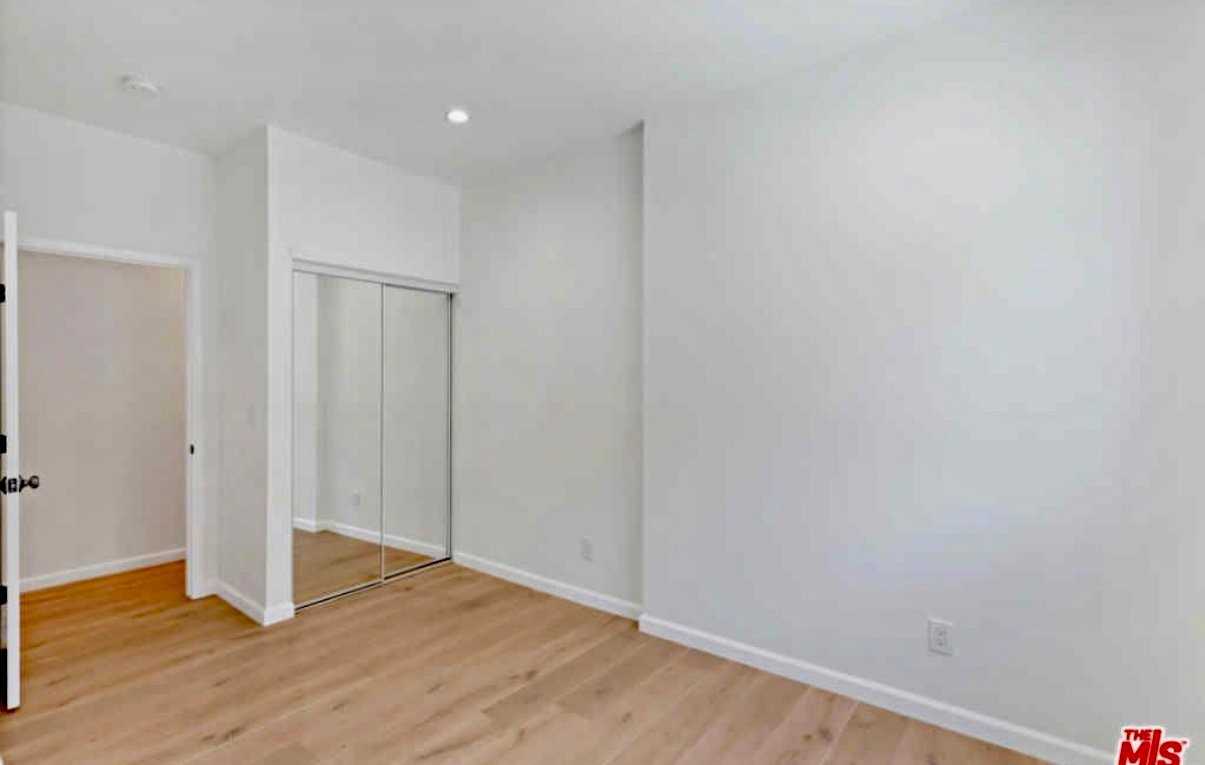 5234 W 20th St - Photo 7 of 18