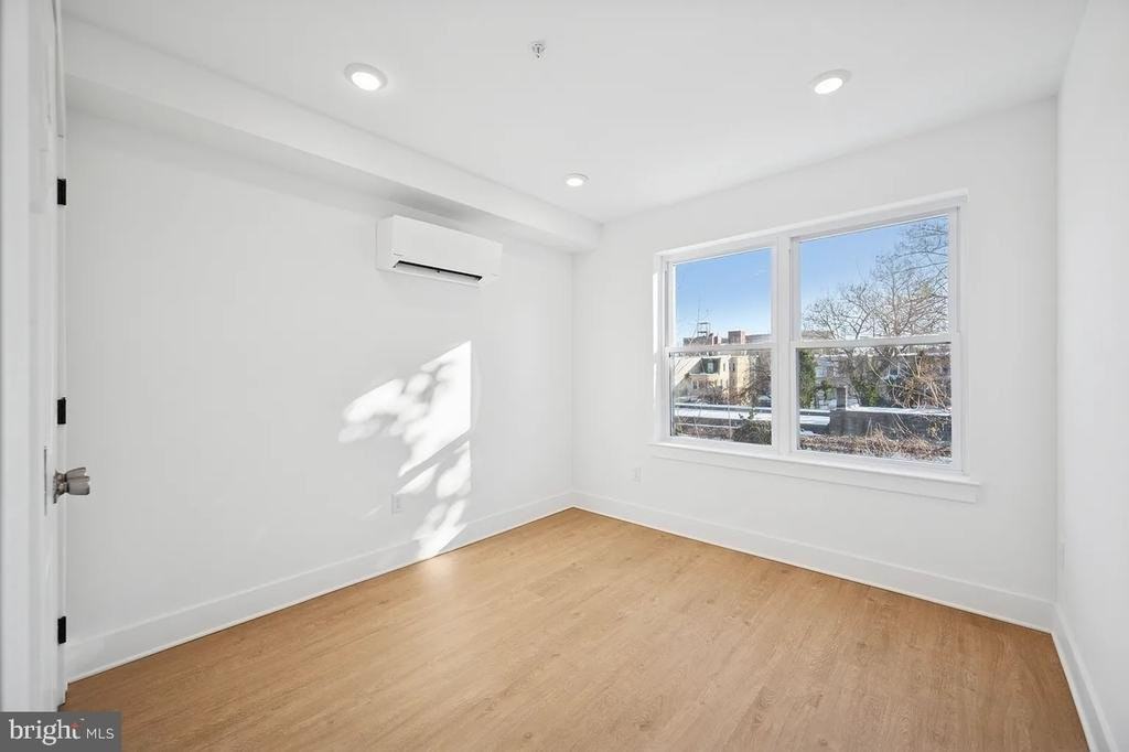 3413 N 19th St #B - Photo 6 of 19