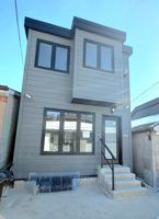 featured image of 984 Ossington Avenue