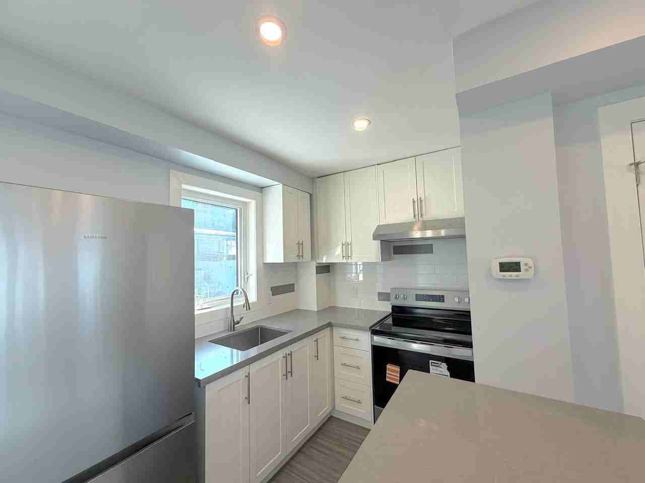 984 Ossington Avenue - Photo 5 of 16
