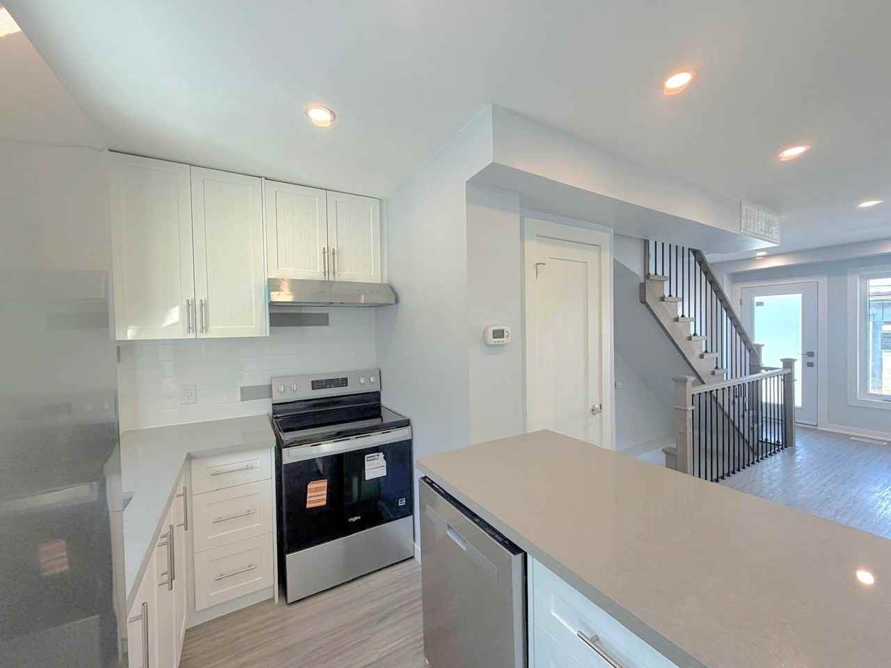 984 Ossington Avenue - Photo 6 of 16