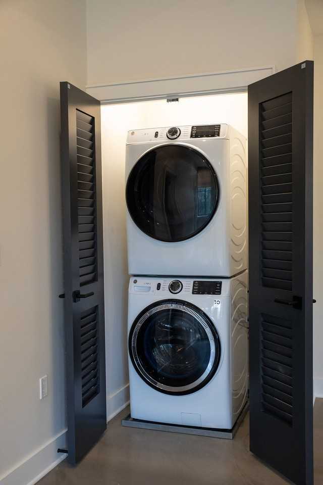 48 Round Hill Rd #23 - Photo 2 of 7