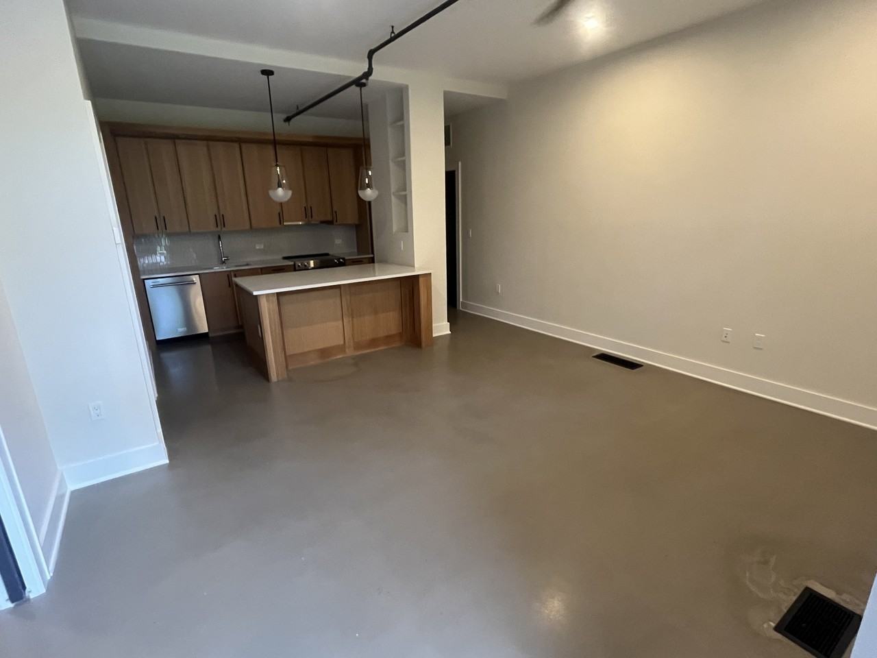 48 Round Hill Rd #23 - Photo 5 of 7