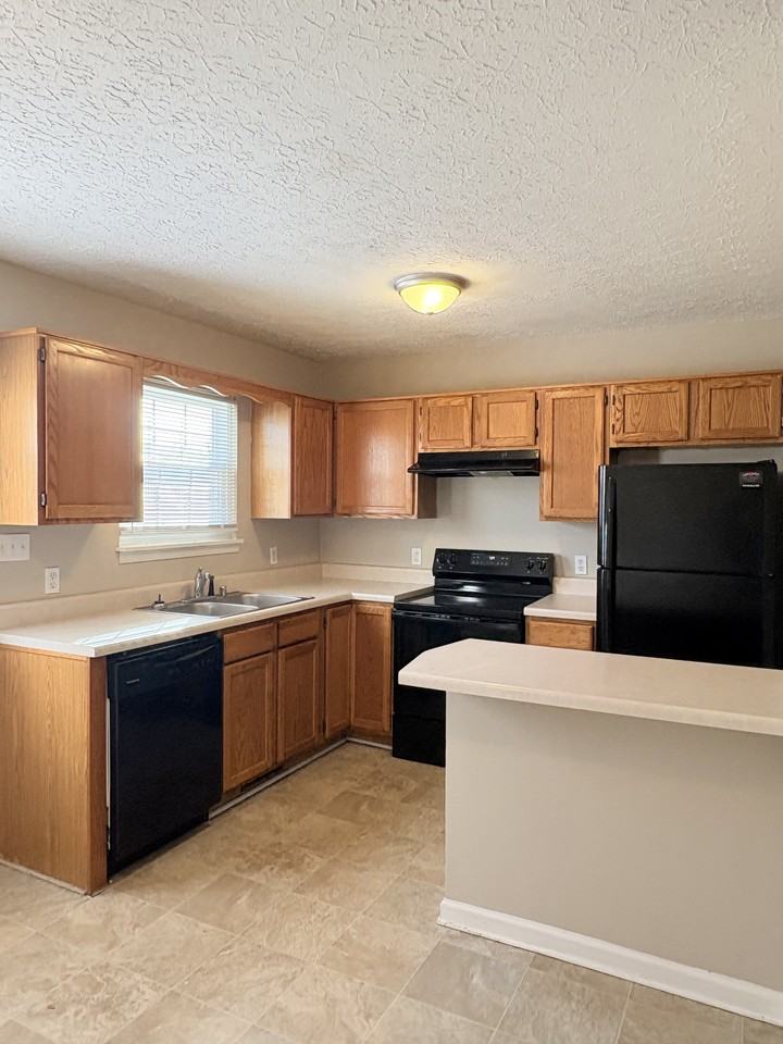 2509 Jersey Ct #B - Photo 3 of 14