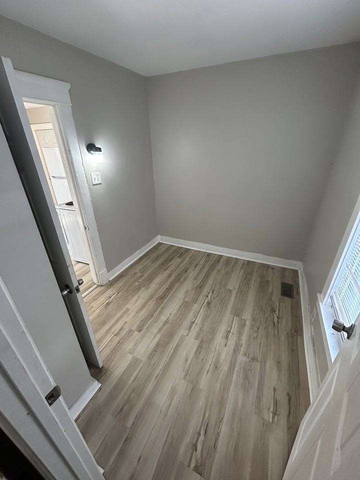 2349 Elyria Ave #2 - Photo 5 of 8