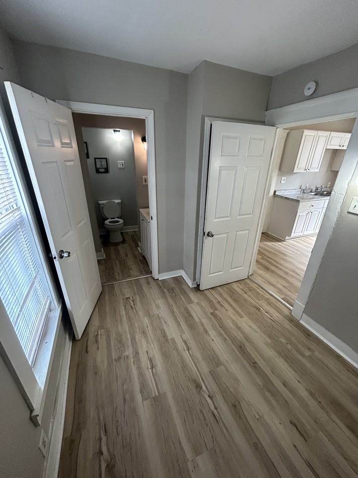 2349 Elyria Ave #2 - Photo 6 of 8