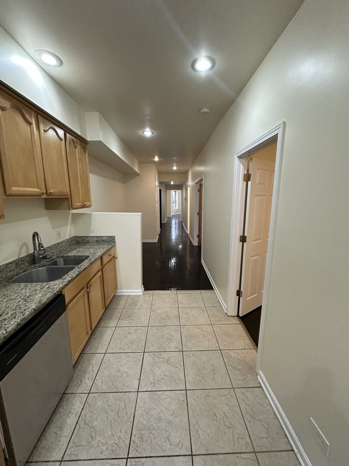 6943 S Dorchester Ave #3S - Photo 2 of 10