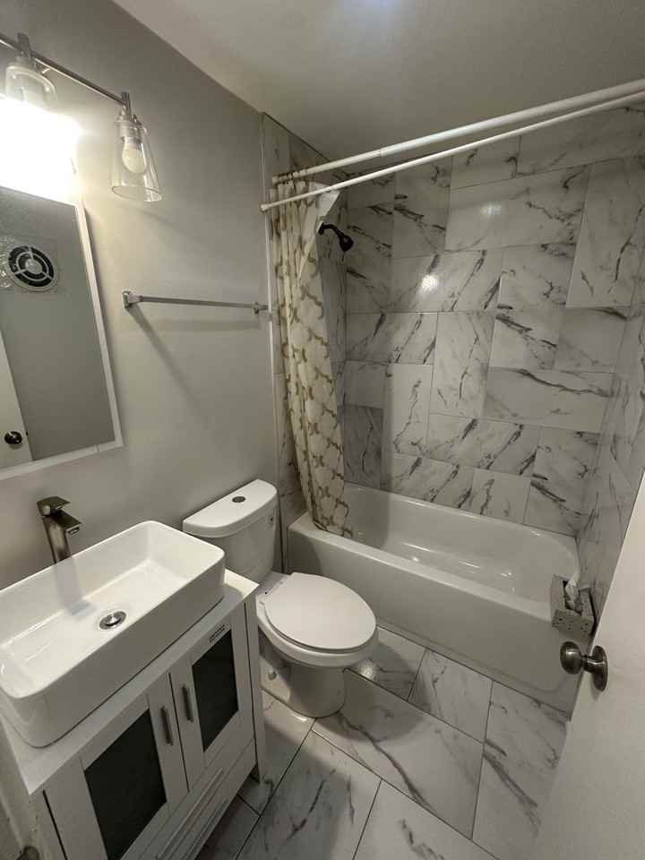 3018 E Cheltenham Pl #3A