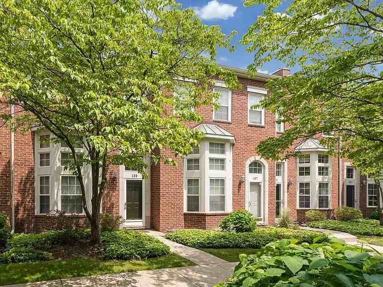 133 N Georgetown Sq #133 - Photo 2 of 23