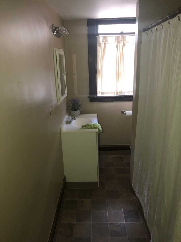 210 Delaware Ave #4 - Photo 5 of 7