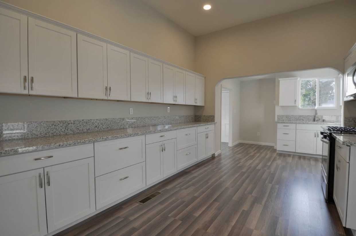 1341 P St #NA - Photo 6 of 8