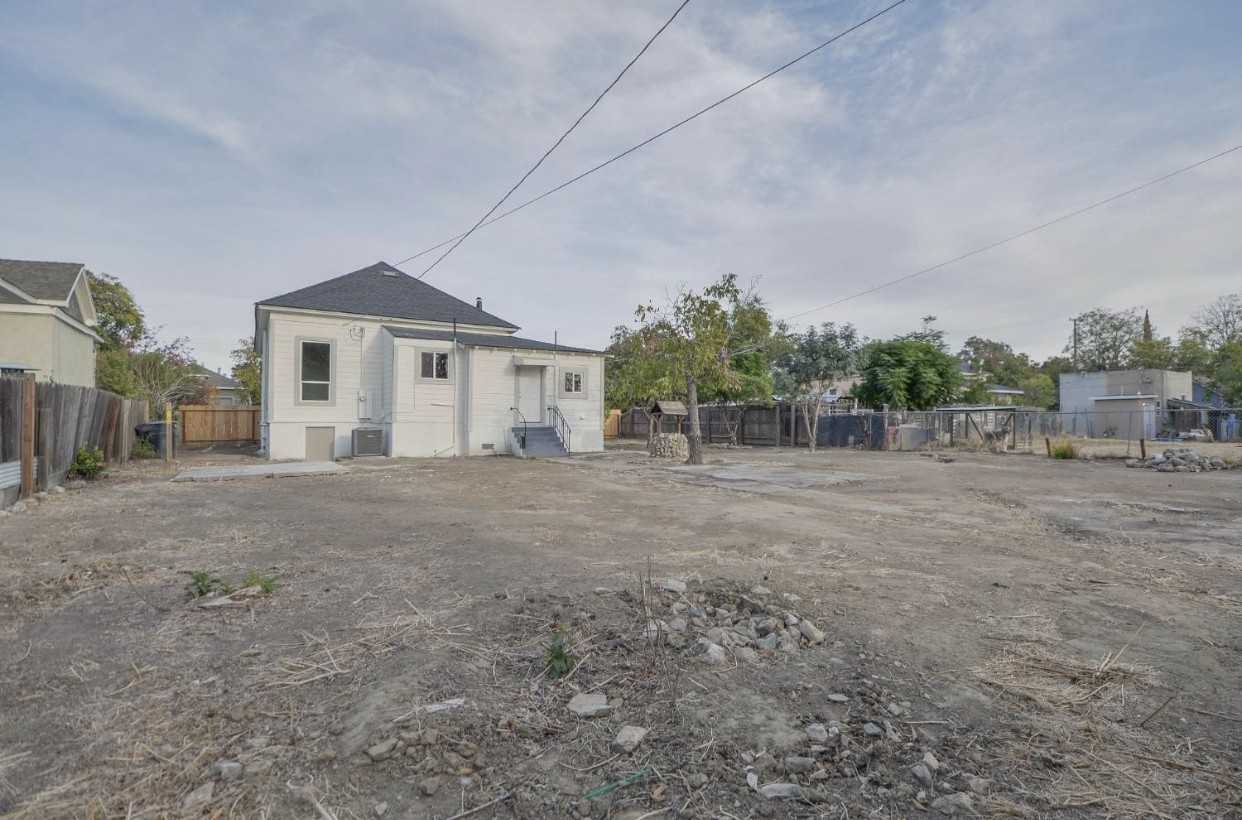 1341 P St #NA - Photo 7 of 8