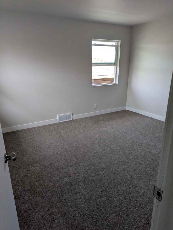 1823 Alderson Ave #NA - Photo 5 of 12