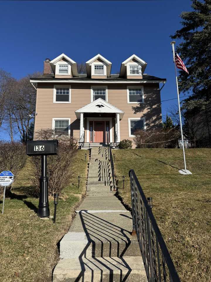 136 Maple Ave #2 - Photo 4 of 20